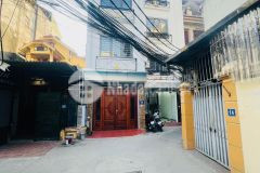 Hiếm bán giáp bát hoàng mai hai thoáng ba gác sát phố nhà đẹp lung linh đón tết 30m2 nhỉnh 3 tỷ