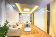 Bán nhà đẹp,hiếm xuân thủy,cầu giấy,45m,5t,giá 6.3 tỷ.lh 0966866250