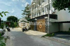 Bán đất đường 49 hiệp bình chánh, dt 82m2, giá 5.6 tỷ