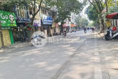 Nhỉnh 300trm2 mặt phố mặt ngõ sổ đẹp kinh doanh 54m 16xtỷ lạc trung quận hai bà