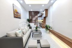 Bán nhà nguyễn ngọc vũ cầu giấy 30m2 x 5 tầng giá nhỉnh 3 tỷ.
