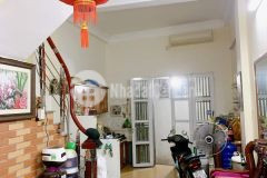 Bán nhà gốc đề nhỏ tiền gần phố ngõ to xm tránh, đỗ cửa nhà ở luôn giá rẻ 87trm2 x 34m2