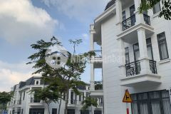 Bán nhà phố bình dương giá chỉ hơn 2 tỷ cực kì đẹp liên hệ 0935166466