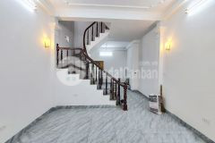 Tam trinh, hoàng mai. nhà mới ở ngay lô góc, gần phố, ngõ nông rộng 36mx5t 4.3 4.1 tỷ