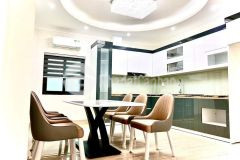 Bán nhà lâm hạ nguyễn sơn đường 10m gara xe 16c thang máy kd vp 70m2x6t, giá 16 tỷ.