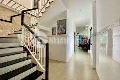 Nhà 3 lầu đẹp mặt tiền đường d2 đối diện chợ đạt lý