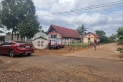 Eakao, bmt bán đất 2 mt nằm giữa 2 đường lớn 195, giá chỉ 1.35tỷ dt 8x19m. 0943466063