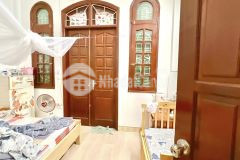 Bán nhà dân xây ở 61 phùng chí kiên 40m2 x 4 tầng, gần phố, 20m ra ô tô