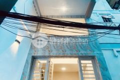 Bán gấp liền nhà hẻm lớn, đường cách mạng tháng 8, quận 10