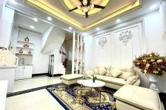 Bán nhà ngõ 103 pháo đài láng, ngõ ba gác, lô góc kinh doanh, full đồ dt 31m5 tầng4.6 tỷ