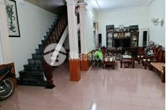 Chủ nhà chuyển nơi ở nên bán căn nhà đầy đủ tiện nghi,gần trường trần mai ninh, đào duy từ, xung qu