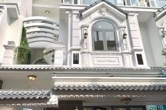 Cho thuê nhà 1 trệt 2 lầu mặt tiền đường tôn thất tùng hướng tây bắc.