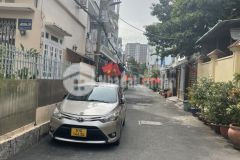 Bán nhà đẹp ở ngay xe hơi ngủ nhà 1oom2 ngang 5m huỳnh tấn phát nhỉnh 9 tỷ. lh 0972998989