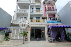 Bán nhà đầy đủ nội thất 1 trệt 3 lầu hoàn công, phú hồng thịnh 6 dĩ an