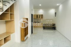 Bán gấp gấp chỉ 2.7 tỷ 45m2 nhà lô góc 2 tầng đẹp thoáng phước long a quận 9.