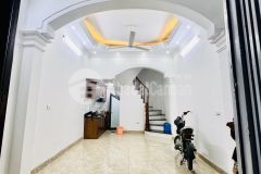 Bán nhà ngõ quỳnh, ô tô, 32m, 4 tầng, mt 4 m, giá 3,69 tỷ, lh 0984417892