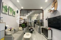 Vào ở ngay bán nhà 2 tầng cực đẹp cmt8, q3, 38m2 3.5x10.8m, 5.2 tỷ
