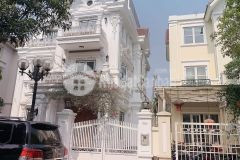 Chính chủ bán biệt thự lạc long quân tây hồ. dt 100m2. giá 42 tỷ. lh 0977717488.