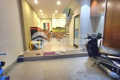 Hiếm phố trích sài tây hồ ô tô tránh 10 bước chân ra mặt hồ. 0569766799