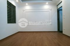 Bán nhà trường chinh, ô tô, dt 42m2 3t, mt 4,3 m, giá 3,24 tỷ, lh 0984417892