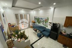 Nhà thạch bàn dân xây 3,5 tầng thiết kế đẹp,vị trí trung tâm giá 2,2 tỷ có thương lượng