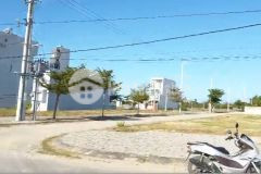 Ngay bãi biển hà my,xung quanh nhiều resort