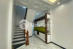 Bán nhà to xây nhà mới.. chuyển nhượng nhà khu vực thạch bàn long biên trung tâm gần hồ ben xây