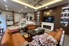 Bán gấp nhà đẹp nguyễn khang,cầu giấy,lô góc,ô tô tránh,kd,42m,4t,giá 7 tỷ.lh 0966866250