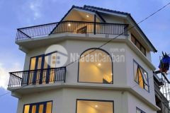 Ban nha măt tiên đương nhưa ô tô cao thăng p7 đa lat