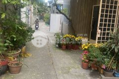 Chốt hạ nhà nguyễn sơn dt 4x11, 1 lầu hẻm thông