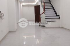 Gia đình cần bán nhà sát royal city, láng. dt 52m x 4t. giá 6,85tỷ. lh 0964769634