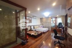 Bán nhà quận cầu giấy, vị trí đắc địa, nở hậu, thang máy, ô tô tránh, vỉa hè, kinh doanh.