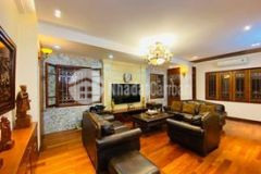 Bán nhà phân lô, sát phố, 2 thoáng, vỉa hè, ô tô tránh, kinh doanh đỉnh phố đỗ quang.