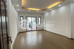 Nhà mới đẹp ở ngay mặt ngõ thông ôtô vào nhà 60m 6xtỷ nguyễn chính hoàng mai