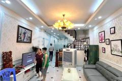 Hiếm, nhà văn quán sổ 42m2.10m ra ôtô tránh mặt tiền 4m. hơn 3 tỷ