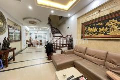Bán nhà âu cơ 70m 7.3 tỷ 4 tầng sân vườn, nội thất đẹp