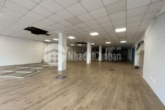 Cho thuê nhà mặt tiền trung tâm thành phố, đường 3 tháng 2, ngang trên 10m.