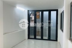 Bán nhà phố trương định, dt 20m, 3tầng, mt 4 m, giá 1,85 tỷ, lh 0984417892