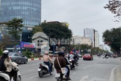 Cần bán tòa nhà phố tân mai 95m 9 tầng 20.9 tỷ doanh thu khủng