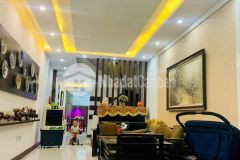 Bán nhà ngõ 5 hoàng quốc việt, cầu giấy, 50m2 ô tô 70m giá 4.95 tỷ