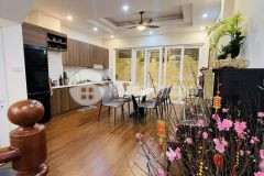 Đẹp 12.2 tỷ tặng nội thất phố văn cao 68m2, 4t, mt4.8m an sinh vip quận ba đình