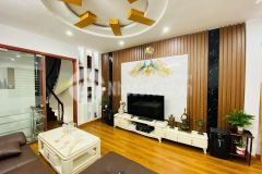 Bán gấp nhà lâm du, bồ đề, 52m2, lô góc, gara, ô tô, kinh doanh, giá 6 tỷ