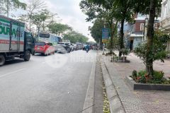 Nhà mới cứng phố trạm, gara, ngõ thông, gần ô tô tránh 55m 5t mt4.5m nhỉnh 6 tỷ.