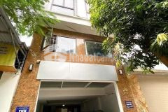 Ô tô tránh thông vỉa hè thang máy kinh doanh dòng tiền 35triệutháng.