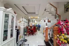 Nhỉnh 5 tỷ có nhà đẹp 4 tầng thiết kế theo phong cách châu âu nội thất xịn tp.thủ đức