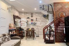 Nhà đẹp đội cấn, 31m2 x 5 tầng, ô tô đỗ, gần phố, nhỉnh 4 tỷ.