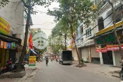 Kim đồng giáp bát nhà 5 tầng ngõ to như phố nhiều ô tô tránh dừng đỗ hoàng mai