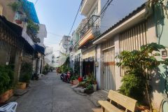 Nhà có gác lững hẻm 80 đường số 12,bhh dt 4x14 giá 4.3 tỷ thương lượng