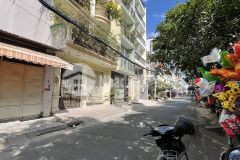 Bán nhà đường trường chinh, 3 tầng, có dòng tiền hàng tháng, ngay etown, 0937573236.