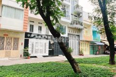 Bán nhà 52m2mặt tiền đường số 12m view công viên quận 4